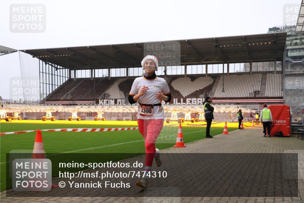 08.12.2024 - St. Pauli X-Mass-Run No. 14 Yannick Fuchs http://msf.ph/oto/7474310 08.12.2024 09:55:38 Ziel 2911, 3300 meine-sportfotos.de