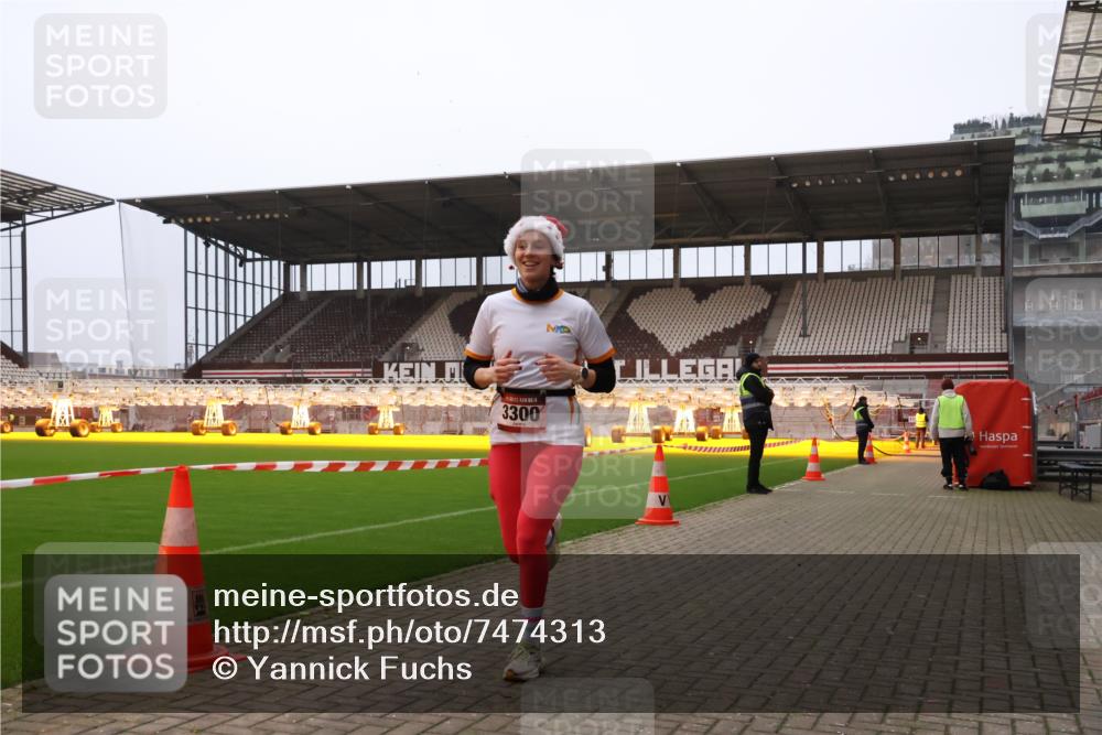 08.12.2024 - St. Pauli X-Mass-Run No. 14 Yannick Fuchs http://msf.ph/oto/7474313 08.12.2024 09:55:38 Ziel 2911, 3300 meine-sportfotos.de