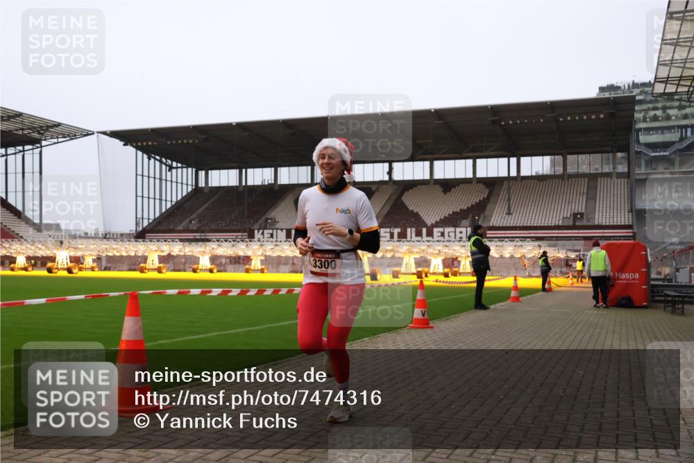 08.12.2024 - St. Pauli X-Mass-Run No. 14 Yannick Fuchs http://msf.ph/oto/7474316 08.12.2024 09:55:38 Ziel 2911, 3300 meine-sportfotos.de