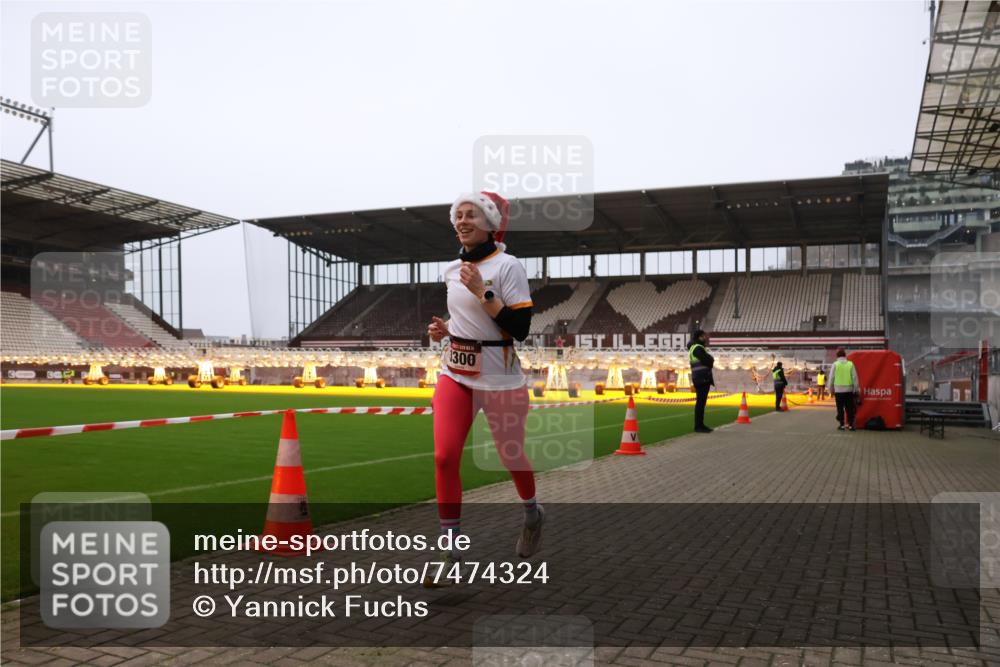 08.12.2024 - St. Pauli X-Mass-Run No. 14 Yannick Fuchs http://msf.ph/oto/7474324 08.12.2024 09:55:39 Ziel 2911, 3094, 3300 meine-sportfotos.de