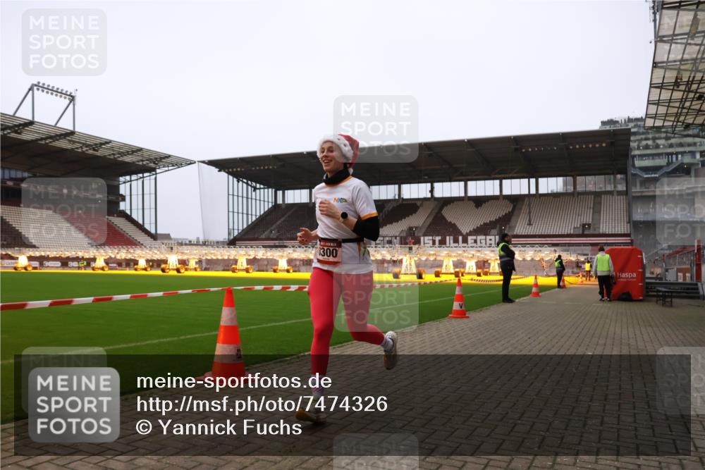 08.12.2024 - St. Pauli X-Mass-Run No. 14 Yannick Fuchs http://msf.ph/oto/7474326 08.12.2024 09:55:39 Ziel 2911, 3094, 3300 meine-sportfotos.de