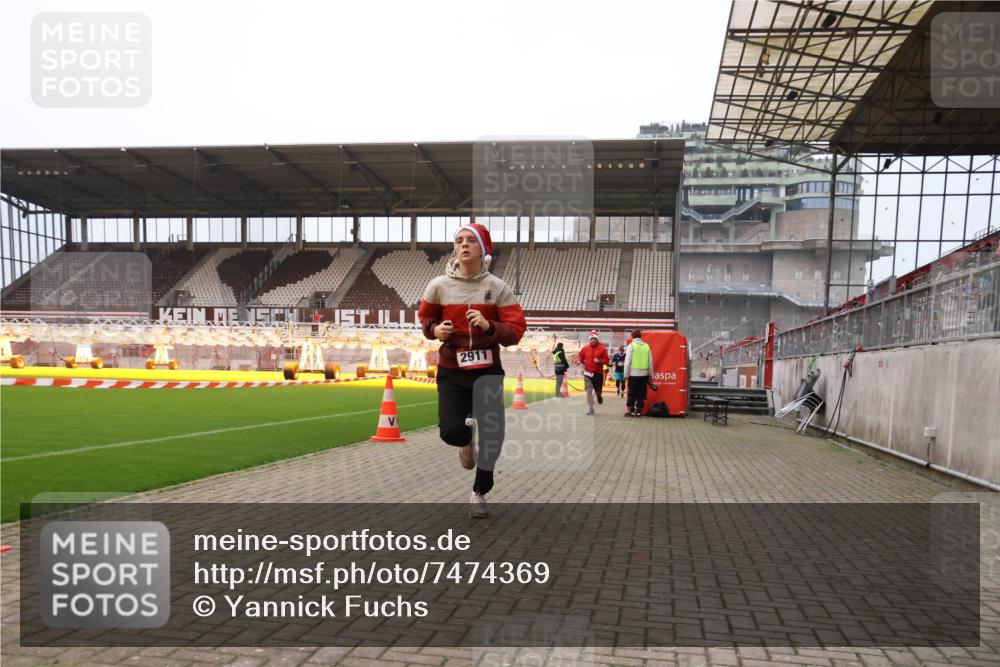 08.12.2024 - St. Pauli X-Mass-Run No. 14 Yannick Fuchs http://msf.ph/oto/7474369 08.12.2024 09:55:54 Ziel 415, 438, 1946, 2911, 3094 meine-sportfotos.de
