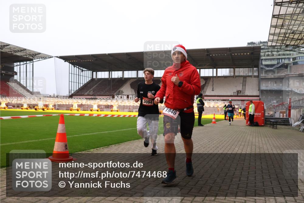 08.12.2024 - St. Pauli X-Mass-Run No. 14 Yannick Fuchs http://msf.ph/oto/7474468 08.12.2024 09:55:59 Ziel 415, 438, 1852, 1946, 2911, 3094 meine-sportfotos.de
