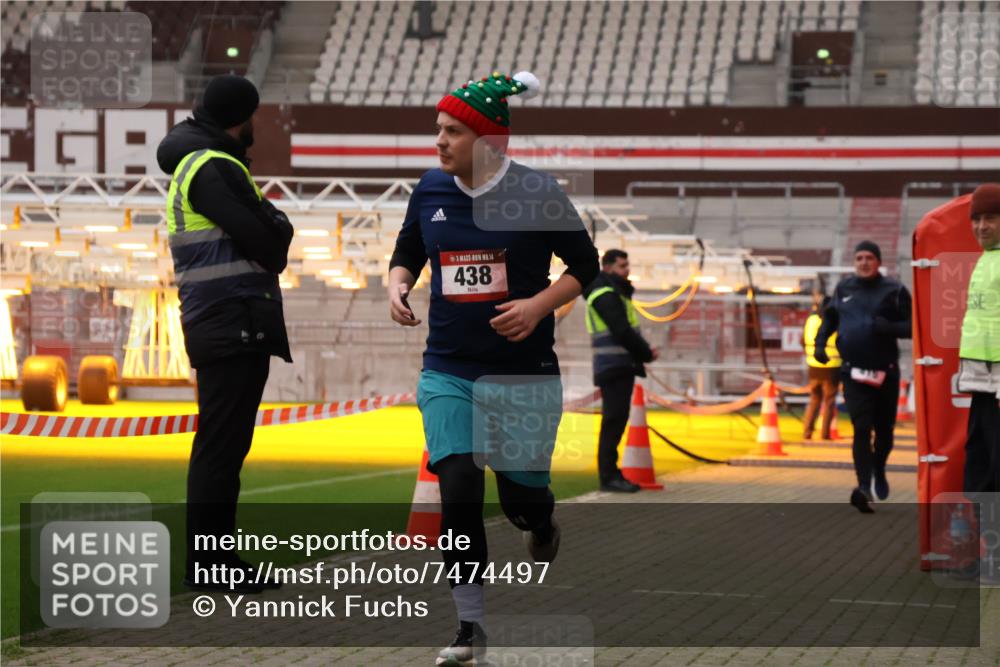 08.12.2024 - St. Pauli X-Mass-Run No. 14 Yannick Fuchs http://msf.ph/oto/7474497 08.12.2024 09:56:01 Ziel 415, 438, 1852, 1946, 2911, 3094 meine-sportfotos.de