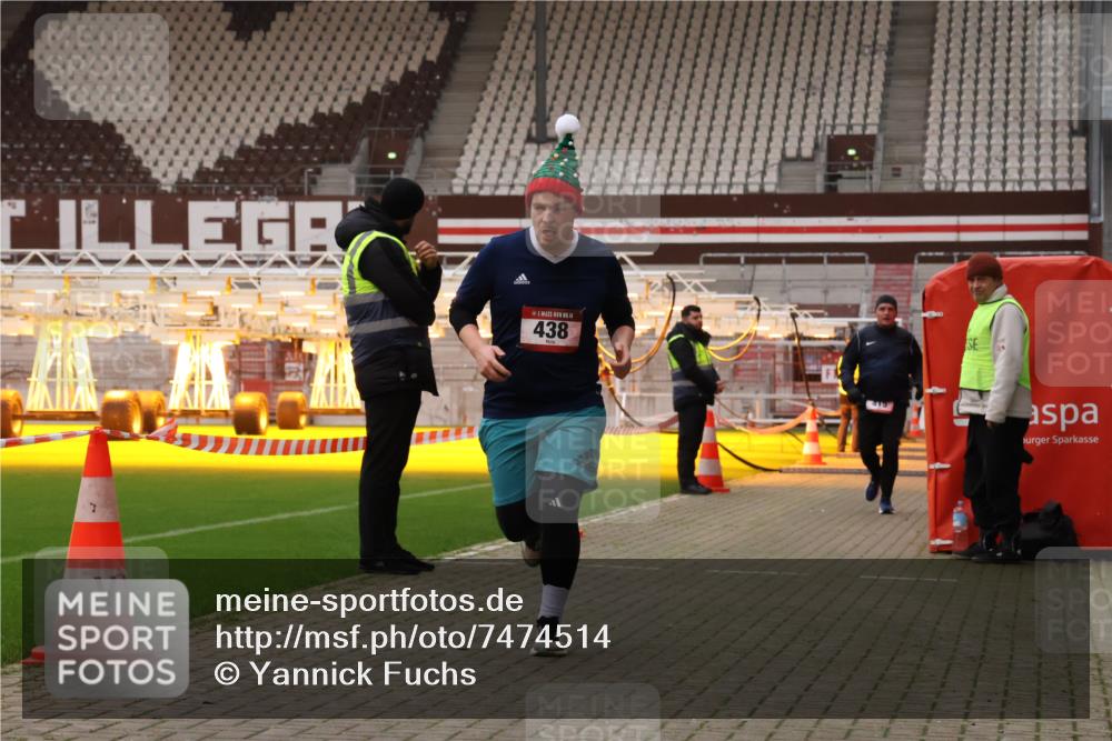 08.12.2024 - St. Pauli X-Mass-Run No. 14 Yannick Fuchs http://msf.ph/oto/7474514 08.12.2024 09:56:02 Ziel 415, 438, 1852, 1946, 3094 meine-sportfotos.de