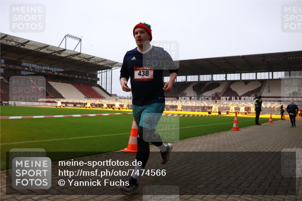 08.12.2024 - St. Pauli X-Mass-Run No. 14 Yannick Fuchs http://msf.ph/oto/7474566 08.12.2024 09:56:05 Ziel 415, 438, 1852, 1946, 3261 meine-sportfotos.de