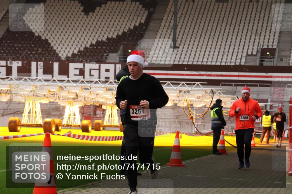 08.12.2024 - St. Pauli X-Mass-Run No. 14 Yannick Fuchs http://msf.ph/oto/7474715 08.12.2024 09:56:19 Ziel 799, 1852, 3256, 3261 meine-sportfotos.de