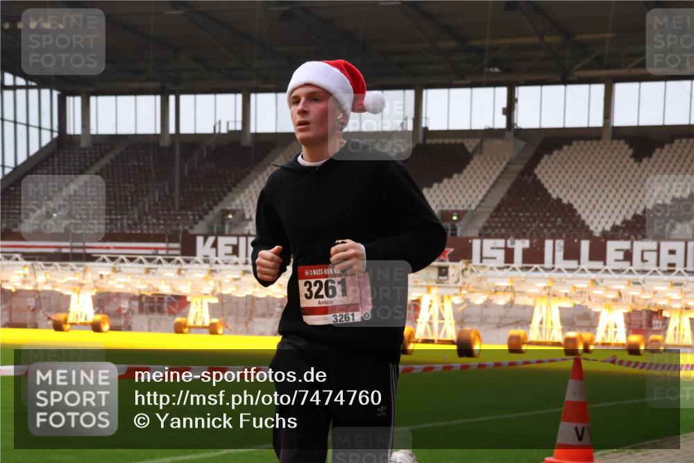 08.12.2024 - St. Pauli X-Mass-Run No. 14 Yannick Fuchs http://msf.ph/oto/7474760 08.12.2024 09:56:21 Ziel 799, 1852, 3256, 3261 meine-sportfotos.de
