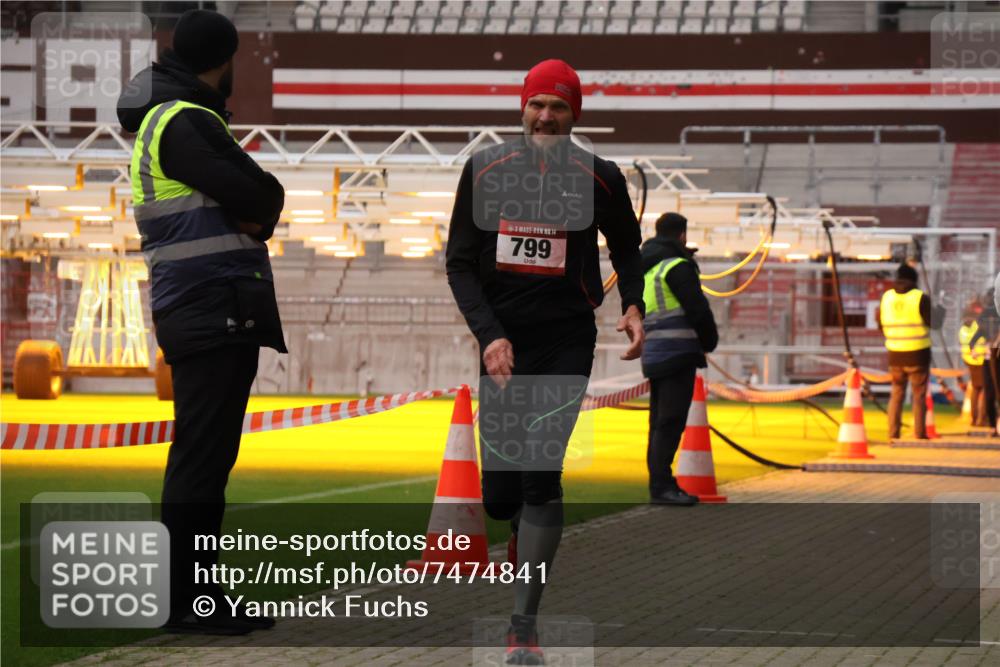 08.12.2024 - St. Pauli X-Mass-Run No. 14 Yannick Fuchs http://msf.ph/oto/7474841 08.12.2024 09:56:28 Ziel 288, 799, 2837, 2839, 3256, 3261 meine-sportfotos.de