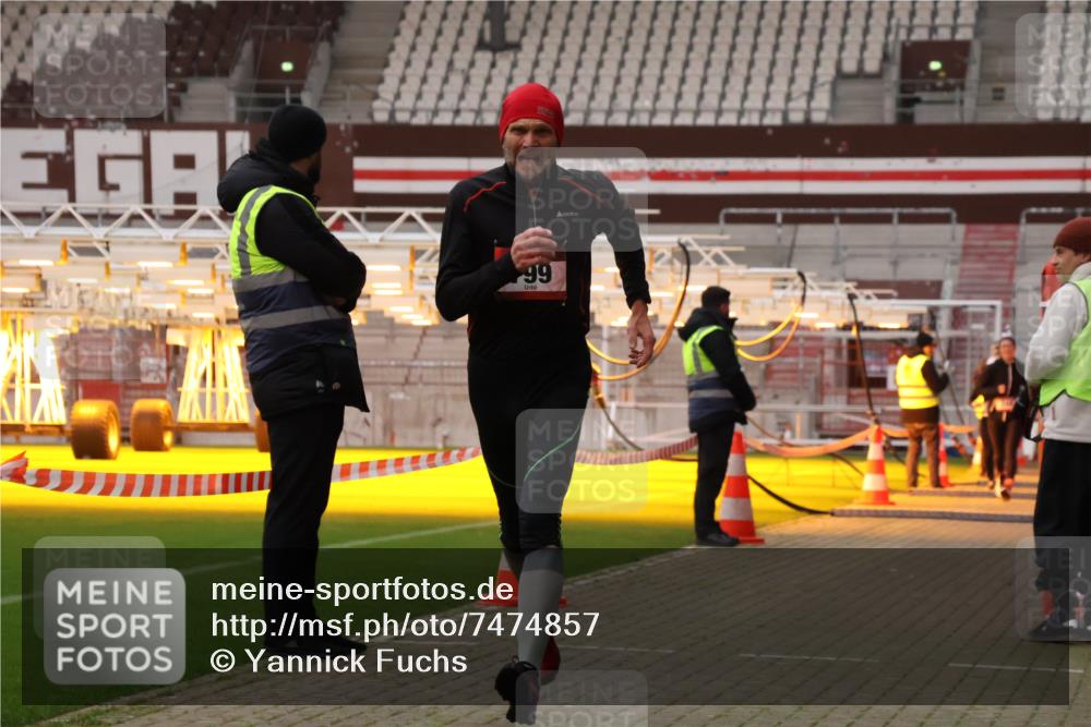 08.12.2024 - St. Pauli X-Mass-Run No. 14 Yannick Fuchs http://msf.ph/oto/7474857 08.12.2024 09:56:28 Ziel 288, 799, 2837, 2839, 3256, 3261 meine-sportfotos.de
