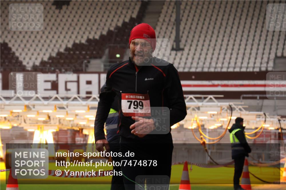 08.12.2024 - St. Pauli X-Mass-Run No. 14 Yannick Fuchs http://msf.ph/oto/7474878 08.12.2024 09:56:30 Ziel 288, 799, 2837, 2839, 3095, 3256, 3261 meine-sportfotos.de