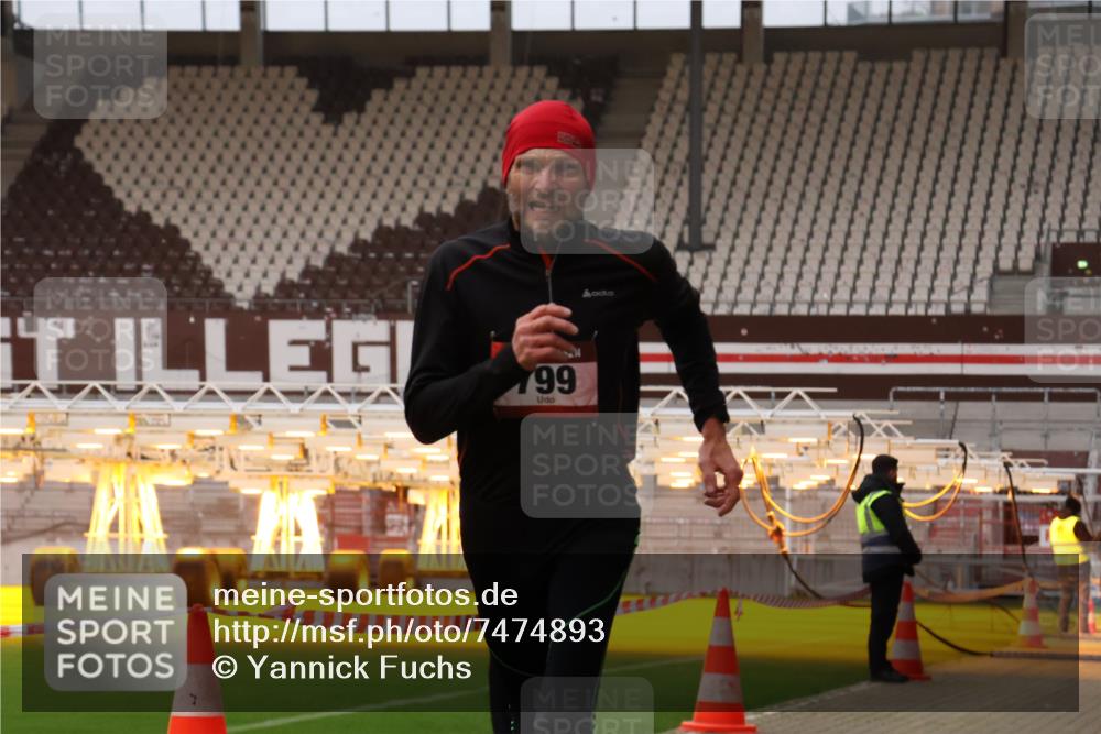 08.12.2024 - St. Pauli X-Mass-Run No. 14 Yannick Fuchs http://msf.ph/oto/7474893 08.12.2024 09:56:30 Ziel 288, 799, 2837, 2839, 3095, 3256, 3261 meine-sportfotos.de
