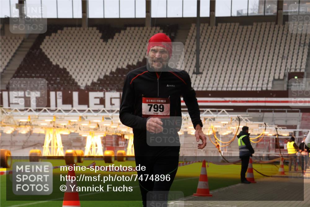 08.12.2024 - St. Pauli X-Mass-Run No. 14 Yannick Fuchs http://msf.ph/oto/7474896 08.12.2024 09:56:30 Ziel 288, 799, 2837, 2839, 3095, 3256, 3261 meine-sportfotos.de