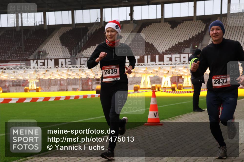 08.12.2024 - St. Pauli X-Mass-Run No. 14 Yannick Fuchs http://msf.ph/oto/7475013 08.12.2024 09:56:42 Ziel 288, 1754, 2837, 2839, 2956, 3095 meine-sportfotos.de