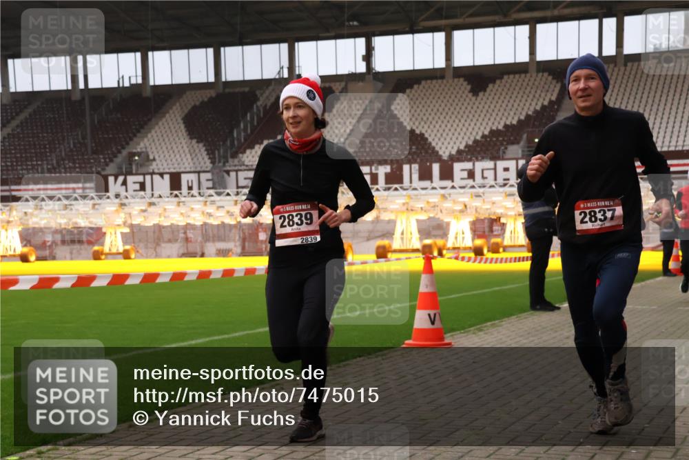 08.12.2024 - St. Pauli X-Mass-Run No. 14 Yannick Fuchs http://msf.ph/oto/7475015 08.12.2024 09:56:43 Ziel 288, 1741, 1754, 2837, 2839, 2956, 3095 meine-sportfotos.de