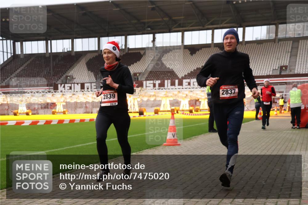 08.12.2024 - St. Pauli X-Mass-Run No. 14 Yannick Fuchs http://msf.ph/oto/7475020 08.12.2024 09:56:43 Ziel 288, 1741, 1754, 2837, 2839, 2956, 3095 meine-sportfotos.de