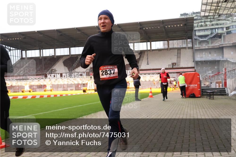 08.12.2024 - St. Pauli X-Mass-Run No. 14 Yannick Fuchs http://msf.ph/oto/7475031 08.12.2024 09:56:43 Ziel 288, 1741, 1754, 2837, 2839, 2956, 3095 meine-sportfotos.de