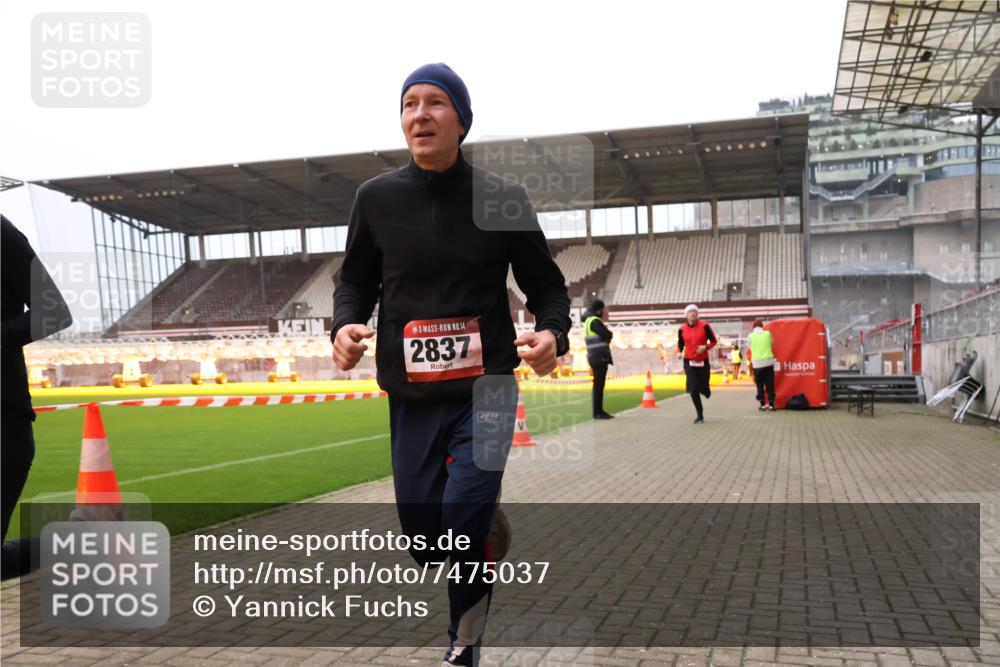 08.12.2024 - St. Pauli X-Mass-Run No. 14 Yannick Fuchs http://msf.ph/oto/7475037 08.12.2024 09:56:44 Ziel 288, 1741, 1754, 2837, 2839, 2956, 3095, 3139 meine-sportfotos.de