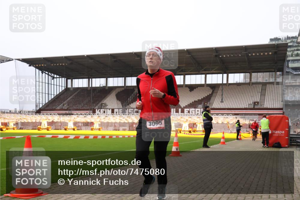 08.12.2024 - St. Pauli X-Mass-Run No. 14 Yannick Fuchs http://msf.ph/oto/7475080 08.12.2024 09:56:47 Ziel 288, 1741, 1754, 2837, 2839, 2956, 3095, 3139 meine-sportfotos.de