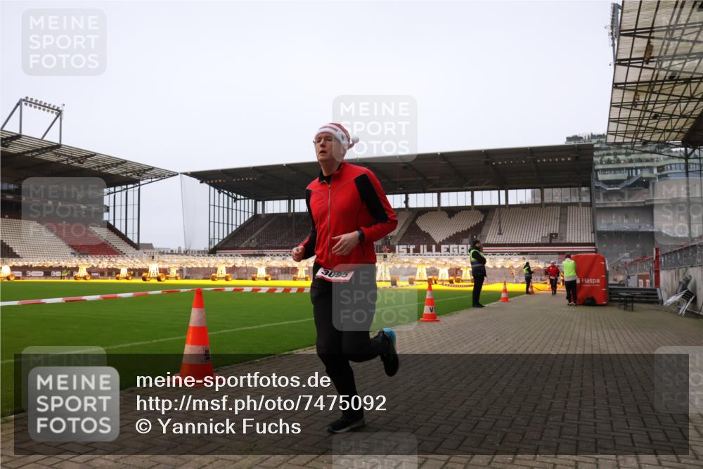 08.12.2024 - St. Pauli X-Mass-Run No. 14 Yannick Fuchs http://msf.ph/oto/7475092 08.12.2024 09:56:47 Ziel 288, 1741, 1754, 2837, 2839, 2956, 3095, 3139 meine-sportfotos.de