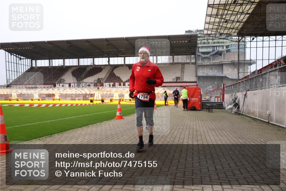 08.12.2024 - St. Pauli X-Mass-Run No. 14 Yannick Fuchs http://msf.ph/oto/7475155 08.12.2024 09:56:55 Ziel 364, 384, 420, 1741, 1754, 2956, 3022, 3139 meine-sportfotos.de