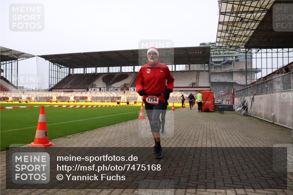 08.12.2024 - St. Pauli X-Mass-Run No. 14 Yannick Fuchs http://msf.ph/oto/7475168 08.12.2024 09:56:55 Ziel 364, 384, 420, 1741, 1754, 2956, 3022, 3139 meine-sportfotos.de