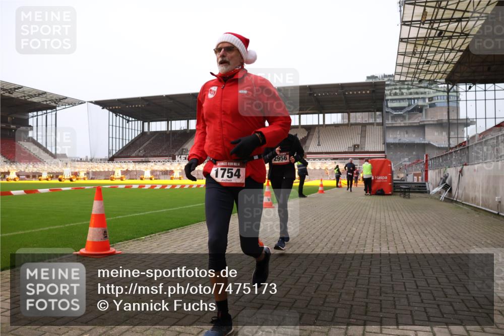 08.12.2024 - St. Pauli X-Mass-Run No. 14 Yannick Fuchs http://msf.ph/oto/7475173 08.12.2024 09:56:56 Ziel 364, 384, 420, 755, 763, 1741, 1754, 1982, 2956, 3022, 3139 meine-sportfotos.de