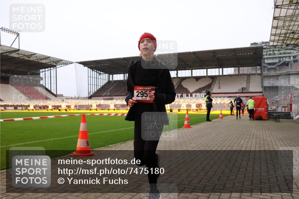 08.12.2024 - St. Pauli X-Mass-Run No. 14 Yannick Fuchs http://msf.ph/oto/7475180 08.12.2024 09:56:57 Ziel 364, 384, 420, 755, 763, 904, 1741, 1754, 1982, 2956, 3022, 3139 meine-sportfotos.de
