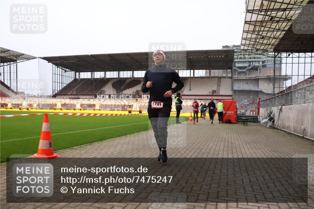 08.12.2024 - St. Pauli X-Mass-Run No. 14 Yannick Fuchs http://msf.ph/oto/7475247 08.12.2024 09:57:01 Ziel 364, 384, 420, 755, 763, 904, 1291, 1741, 1754, 1982, 2267, 2956, 3022, 3139 meine-sportfotos.de
