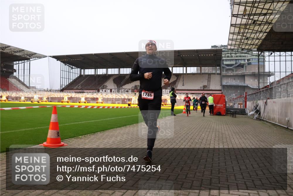 08.12.2024 - St. Pauli X-Mass-Run No. 14 Yannick Fuchs http://msf.ph/oto/7475254 08.12.2024 09:57:01 Ziel 364, 384, 420, 755, 763, 904, 1291, 1741, 1754, 1982, 2267, 2956, 3022, 3139 meine-sportfotos.de