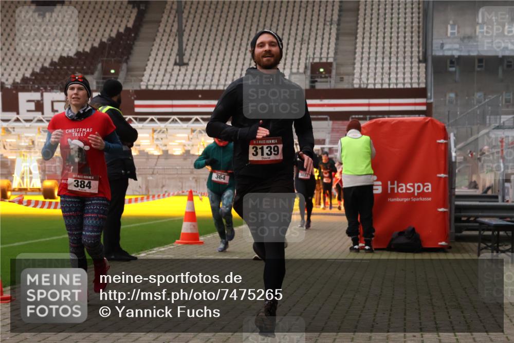08.12.2024 - St. Pauli X-Mass-Run No. 14 Yannick Fuchs http://msf.ph/oto/7475265 08.12.2024 09:57:03 Ziel 364, 384, 420, 755, 763, 904, 1291, 1741, 1754, 1982, 2267, 2956, 3022, 3139 meine-sportfotos.de