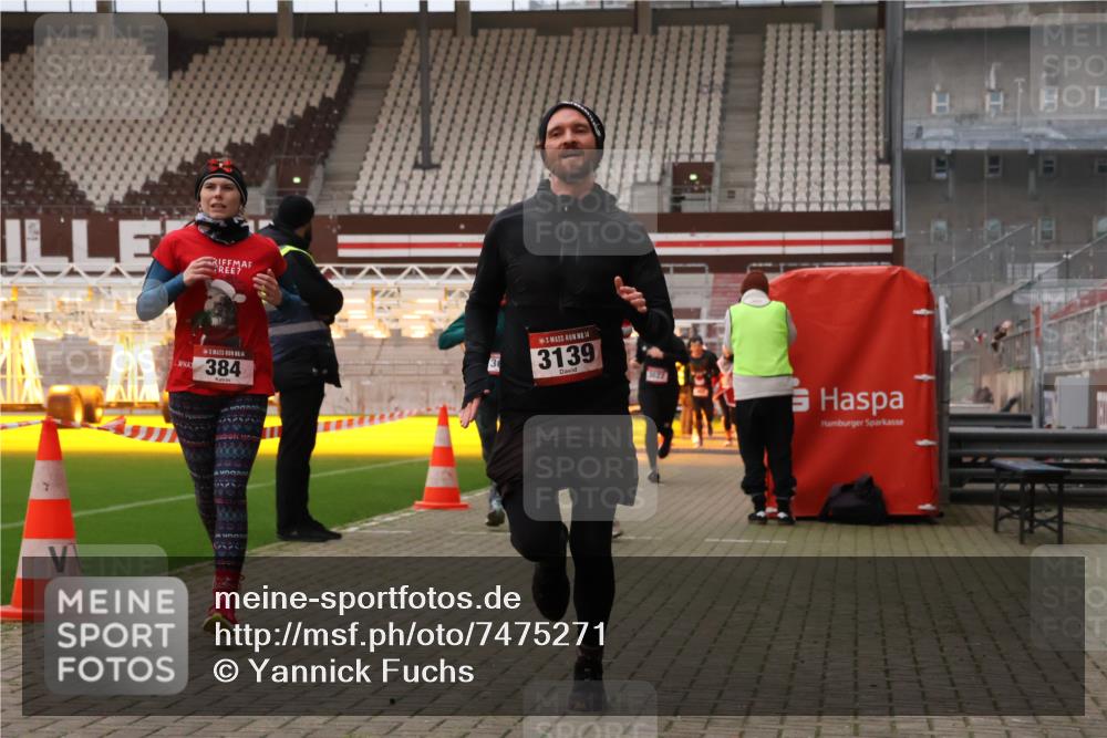 08.12.2024 - St. Pauli X-Mass-Run No. 14 Yannick Fuchs http://msf.ph/oto/7475271 08.12.2024 09:57:03 Ziel 364, 384, 420, 755, 763, 904, 1291, 1741, 1754, 1982, 2267, 2956, 3022, 3139 meine-sportfotos.de