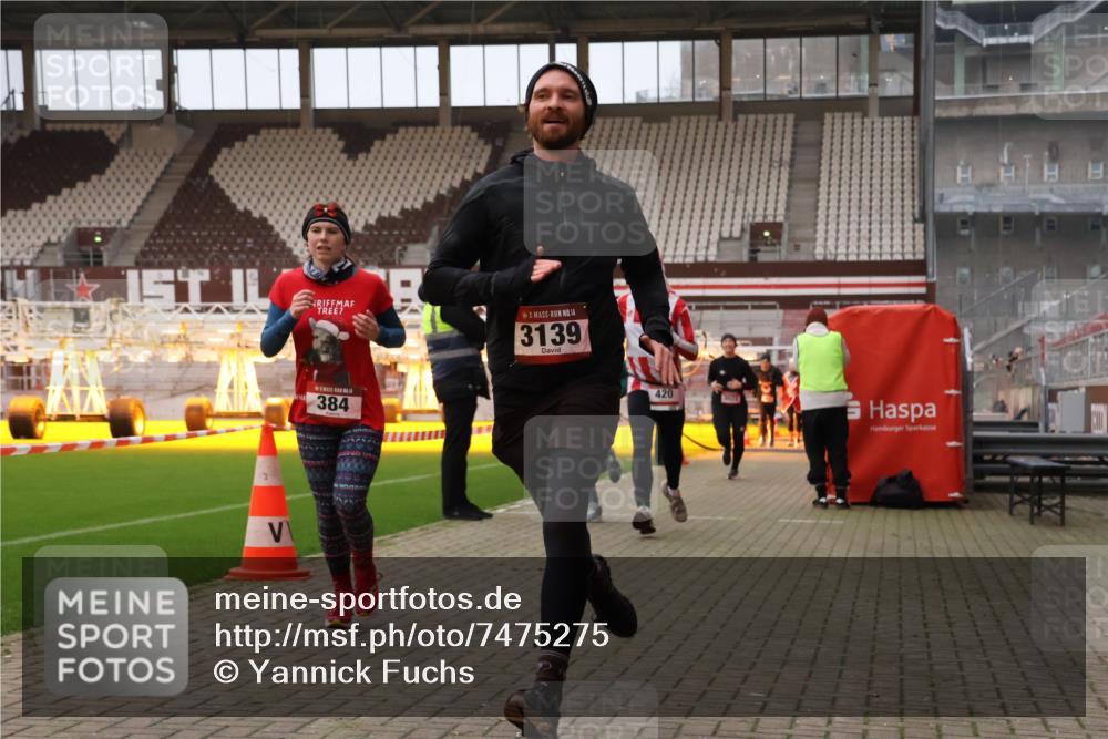08.12.2024 - St. Pauli X-Mass-Run No. 14 Yannick Fuchs http://msf.ph/oto/7475275 08.12.2024 09:57:04 Ziel 364, 384, 420, 755, 763, 904, 1291, 1741, 1982, 2267, 3022, 3139 meine-sportfotos.de