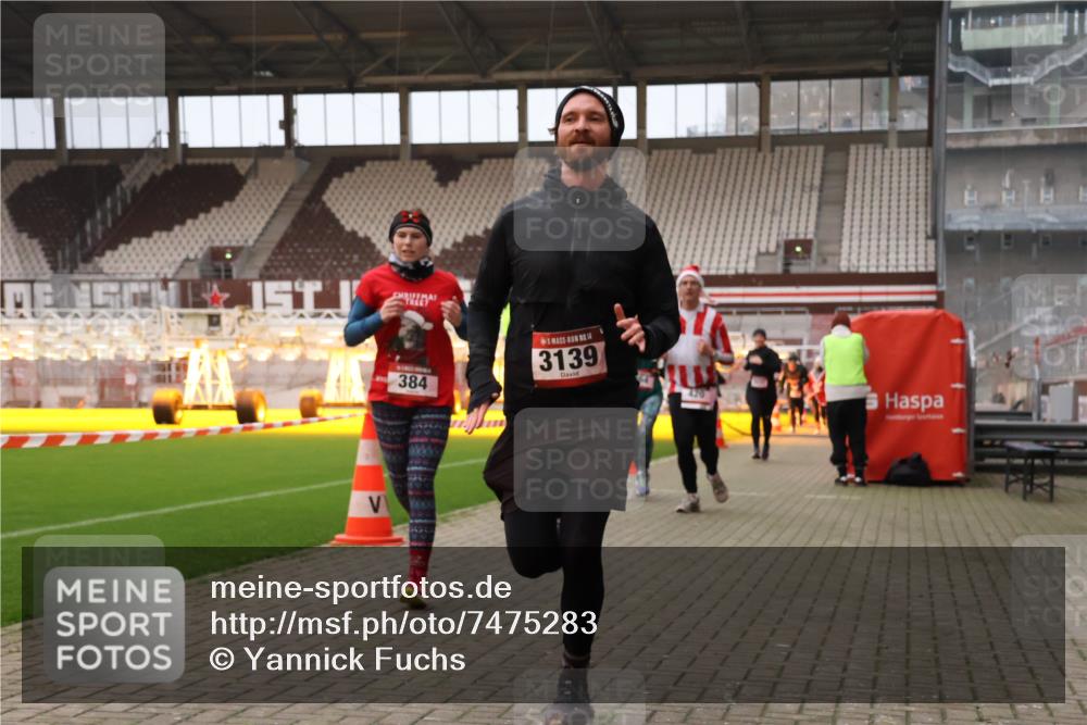 08.12.2024 - St. Pauli X-Mass-Run No. 14 Yannick Fuchs http://msf.ph/oto/7475283 08.12.2024 09:57:04 Ziel 364, 384, 420, 755, 763, 904, 1291, 1741, 1982, 2267, 3022, 3139 meine-sportfotos.de