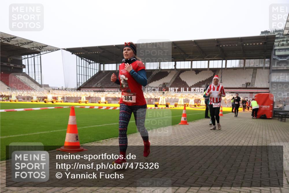 08.12.2024 - St. Pauli X-Mass-Run No. 14 Yannick Fuchs http://msf.ph/oto/7475326 08.12.2024 09:57:05 Ziel 364, 384, 420, 755, 763, 904, 1291, 1741, 1982, 2267, 3022, 3139 meine-sportfotos.de