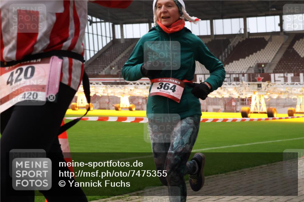 08.12.2024 - St. Pauli X-Mass-Run No. 14 Yannick Fuchs http://msf.ph/oto/7475355 08.12.2024 09:57:08 Ziel 364, 384, 420, 755, 763, 904, 1291, 1741, 1982, 2267, 3022, 3139, 3162 meine-sportfotos.de