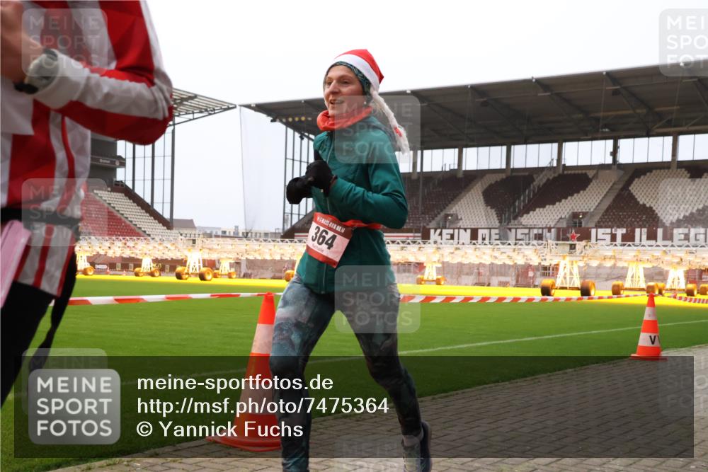 08.12.2024 - St. Pauli X-Mass-Run No. 14 Yannick Fuchs http://msf.ph/oto/7475364 08.12.2024 09:57:08 Ziel 364, 384, 420, 755, 763, 904, 1291, 1741, 1982, 2267, 3022, 3139, 3162 meine-sportfotos.de