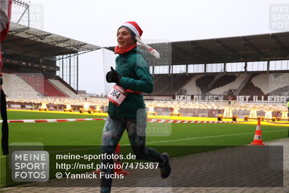 08.12.2024 - St. Pauli X-Mass-Run No. 14 Yannick Fuchs http://msf.ph/oto/7475367 08.12.2024 09:57:08 Ziel 364, 384, 420, 755, 763, 904, 1291, 1741, 1982, 2267, 3022, 3139, 3162 meine-sportfotos.de