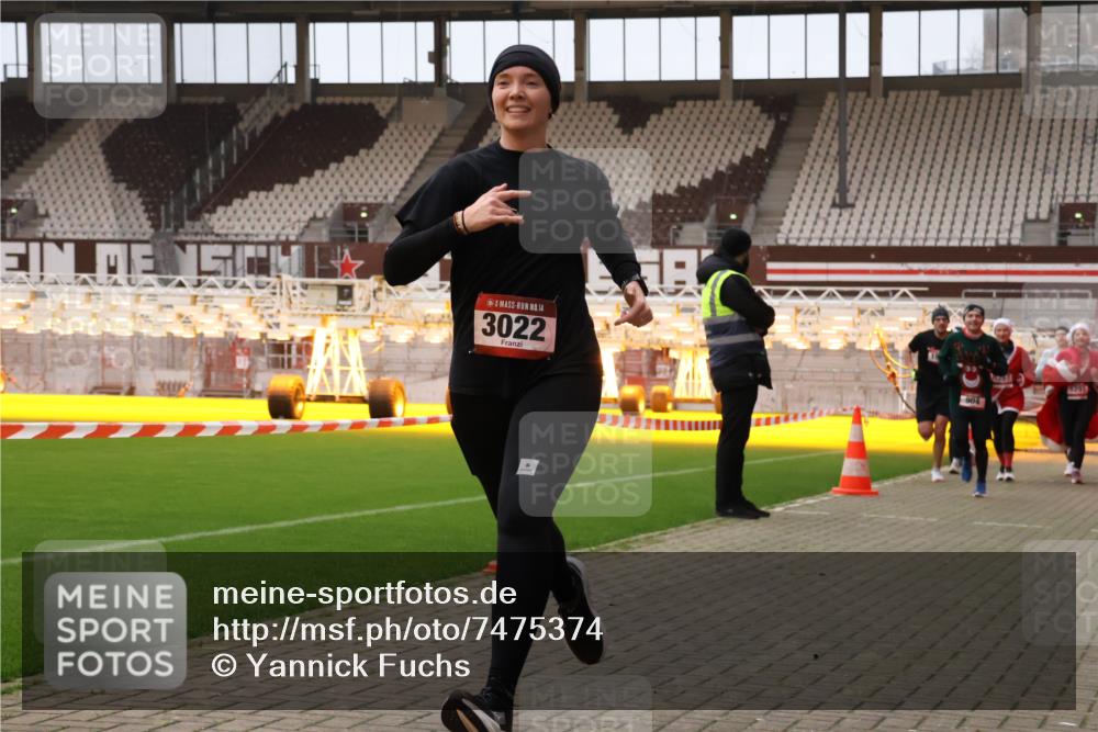 08.12.2024 - St. Pauli X-Mass-Run No. 14 Yannick Fuchs http://msf.ph/oto/7475374 08.12.2024 09:57:09 Ziel 364, 384, 420, 755, 763, 904, 1291, 1982, 2267, 3022, 3139, 3162 meine-sportfotos.de