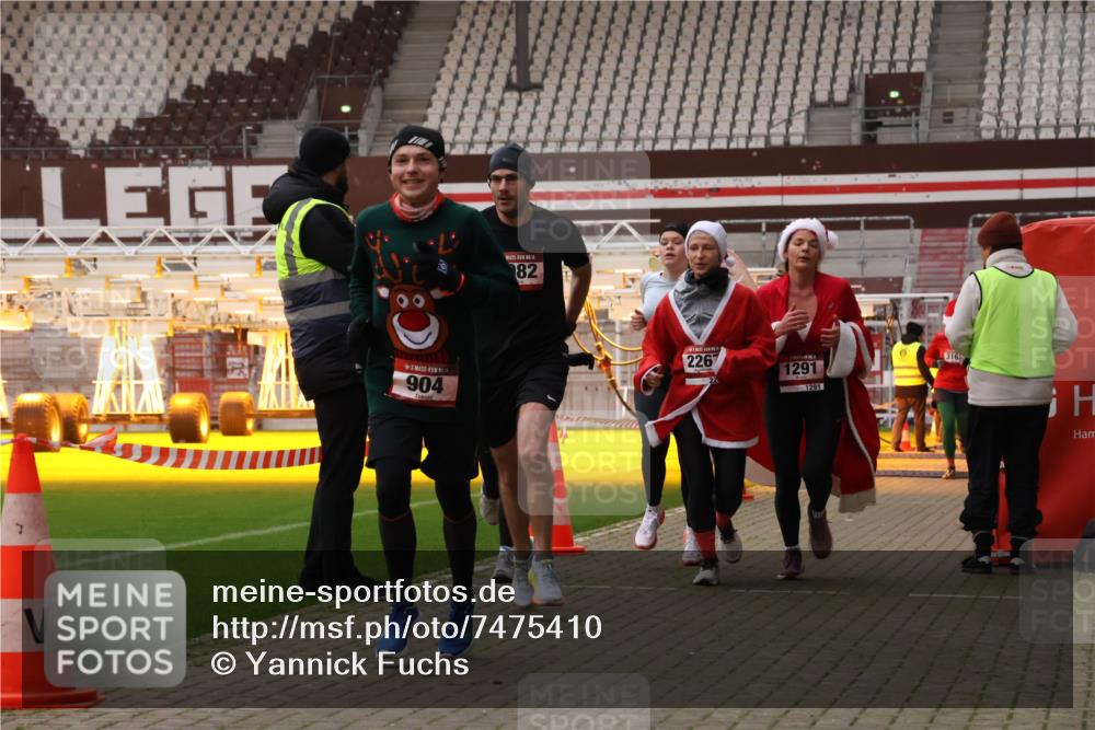 08.12.2024 - St. Pauli X-Mass-Run No. 14 Yannick Fuchs http://msf.ph/oto/7475410 08.12.2024 09:57:12 Ziel 364, 384, 420, 755, 763, 904, 1291, 1982, 2267, 3022, 3162 meine-sportfotos.de
