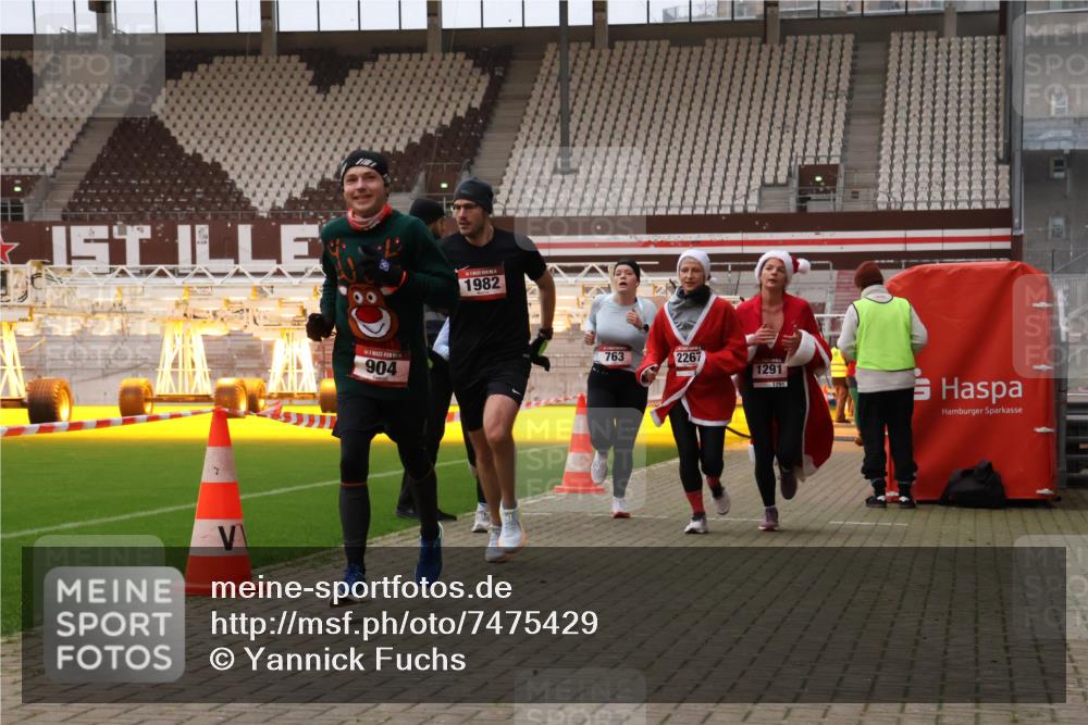 08.12.2024 - St. Pauli X-Mass-Run No. 14 Yannick Fuchs http://msf.ph/oto/7475429 08.12.2024 09:57:13 Ziel 364, 384, 420, 755, 763, 904, 1291, 1982, 2267, 3022, 3162 meine-sportfotos.de