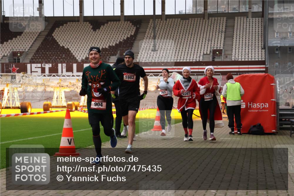08.12.2024 - St. Pauli X-Mass-Run No. 14 Yannick Fuchs http://msf.ph/oto/7475435 08.12.2024 09:57:13 Ziel 364, 384, 420, 755, 763, 904, 1291, 1982, 2267, 3022, 3162 meine-sportfotos.de