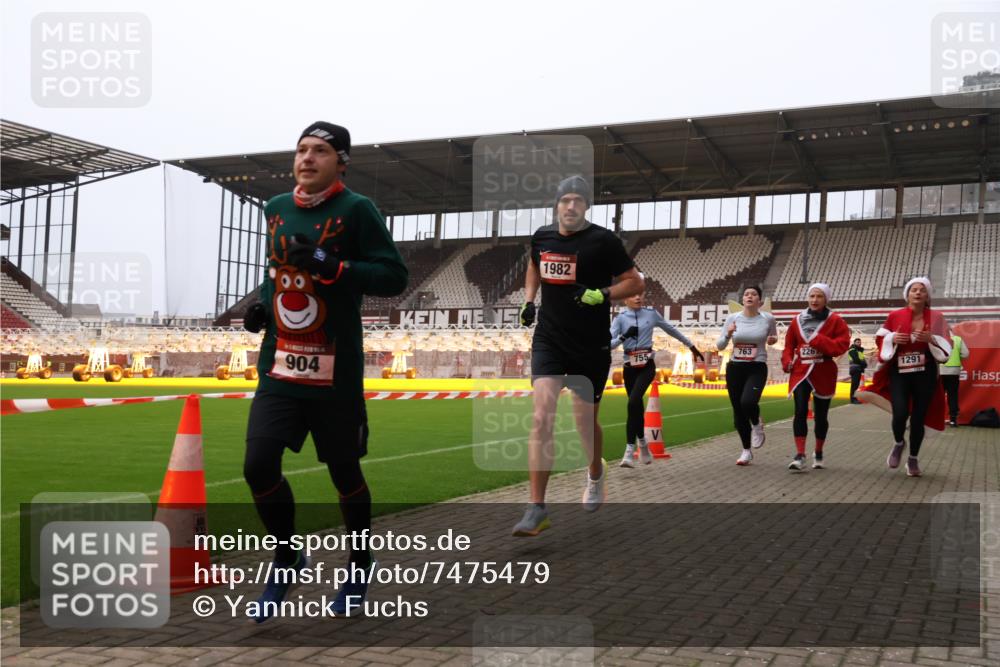 08.12.2024 - St. Pauli X-Mass-Run No. 14 Yannick Fuchs http://msf.ph/oto/7475479 08.12.2024 09:57:15 Ziel 755, 763, 904, 1291, 1982, 2267, 3022, 3162 meine-sportfotos.de