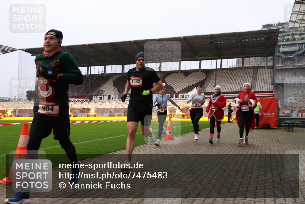 08.12.2024 - St. Pauli X-Mass-Run No. 14 Yannick Fuchs http://msf.ph/oto/7475483 08.12.2024 09:57:15 Ziel 755, 763, 904, 1291, 1982, 2267, 3022, 3162 meine-sportfotos.de