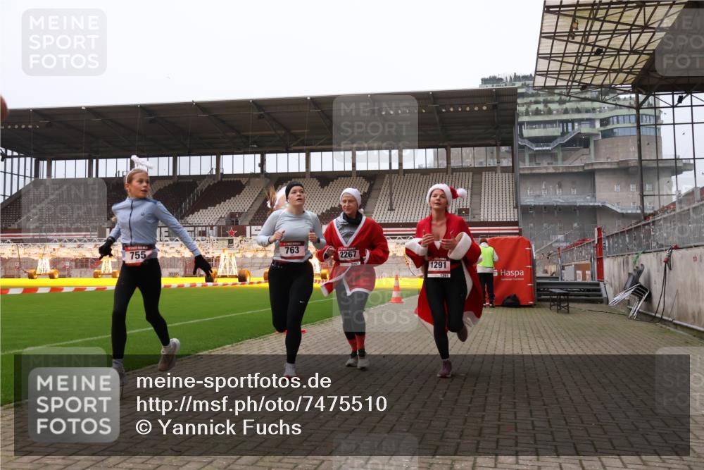 08.12.2024 - St. Pauli X-Mass-Run No. 14 Yannick Fuchs http://msf.ph/oto/7475510 08.12.2024 09:57:15 Ziel 755, 763, 904, 1291, 1982, 2267, 3022, 3162 meine-sportfotos.de