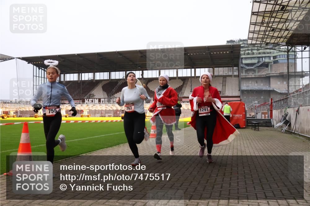 08.12.2024 - St. Pauli X-Mass-Run No. 14 Yannick Fuchs http://msf.ph/oto/7475517 08.12.2024 09:57:16 Ziel 755, 763, 904, 1291, 1982, 2267, 3022, 3162 meine-sportfotos.de