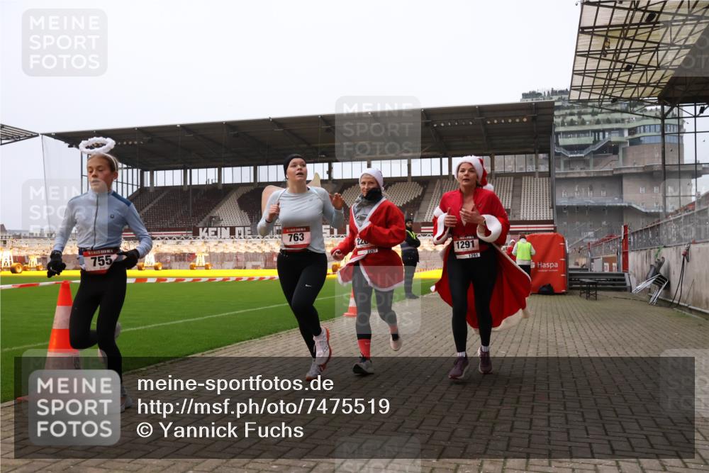 08.12.2024 - St. Pauli X-Mass-Run No. 14 Yannick Fuchs http://msf.ph/oto/7475519 08.12.2024 09:57:16 Ziel 755, 763, 904, 1291, 1982, 2267, 3022, 3162 meine-sportfotos.de