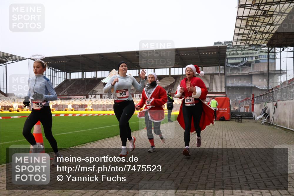 08.12.2024 - St. Pauli X-Mass-Run No. 14 Yannick Fuchs http://msf.ph/oto/7475523 08.12.2024 09:57:16 Ziel 755, 763, 904, 1291, 1982, 2267, 3022, 3162 meine-sportfotos.de