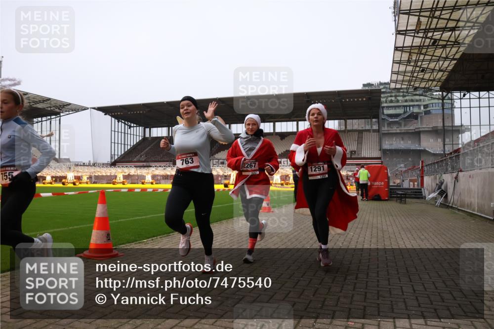 08.12.2024 - St. Pauli X-Mass-Run No. 14 Yannick Fuchs http://msf.ph/oto/7475540 08.12.2024 09:57:16 Ziel 755, 763, 904, 1291, 1982, 2267, 3022, 3162 meine-sportfotos.de