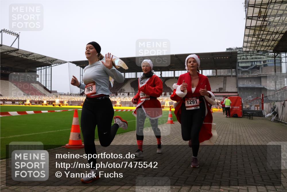 08.12.2024 - St. Pauli X-Mass-Run No. 14 Yannick Fuchs http://msf.ph/oto/7475542 08.12.2024 09:57:17 Ziel 755, 763, 904, 1291, 1982, 2267, 3022, 3162 meine-sportfotos.de